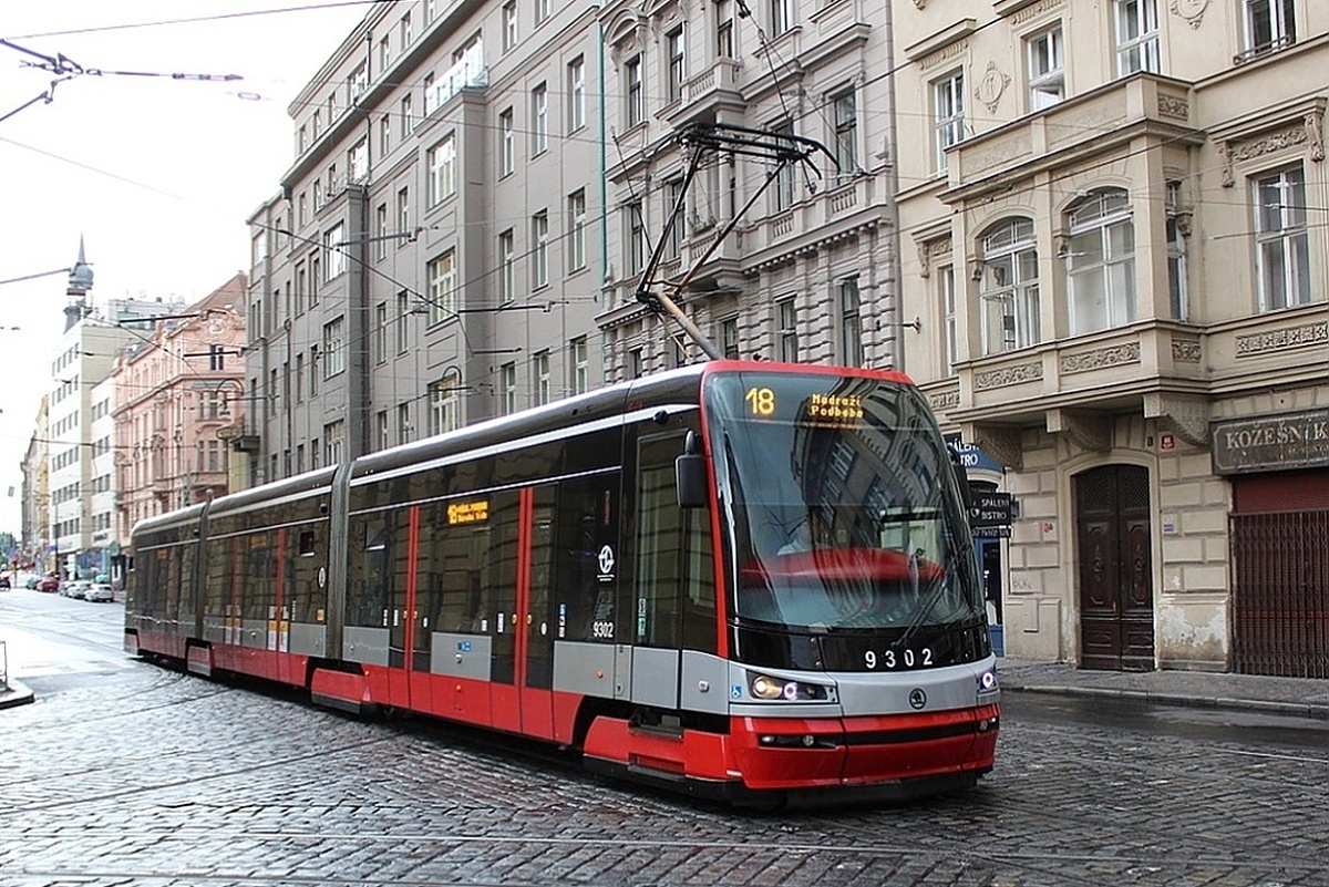 Škoda 15T Praha #9302