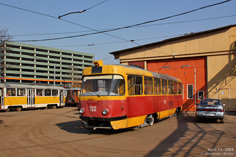Tatra T3SU #122