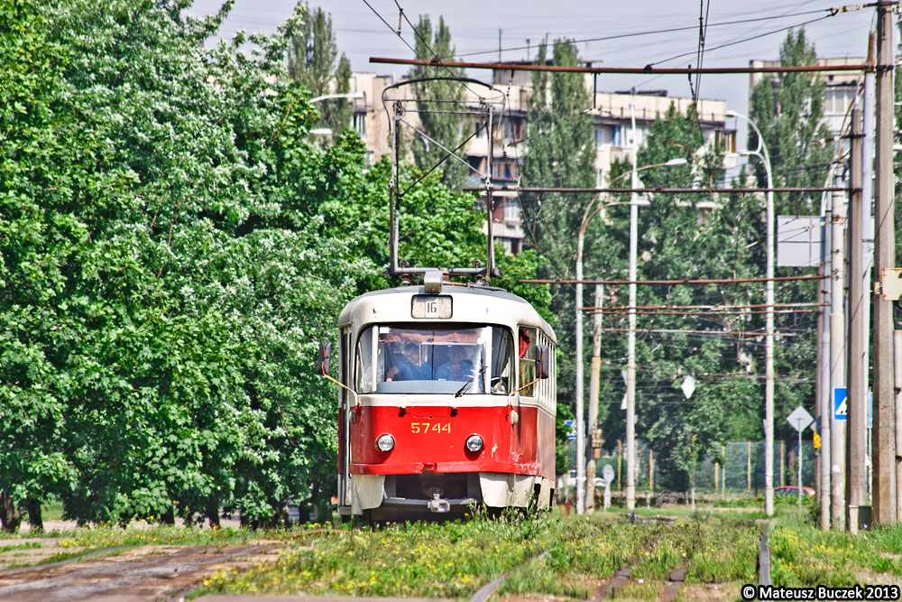Tatra T3SU #5744
