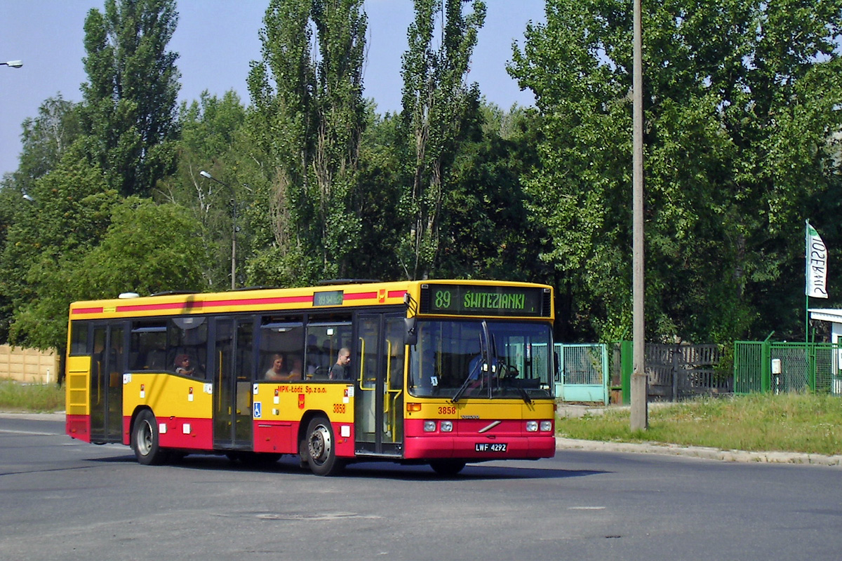 Volvo B10L #3858