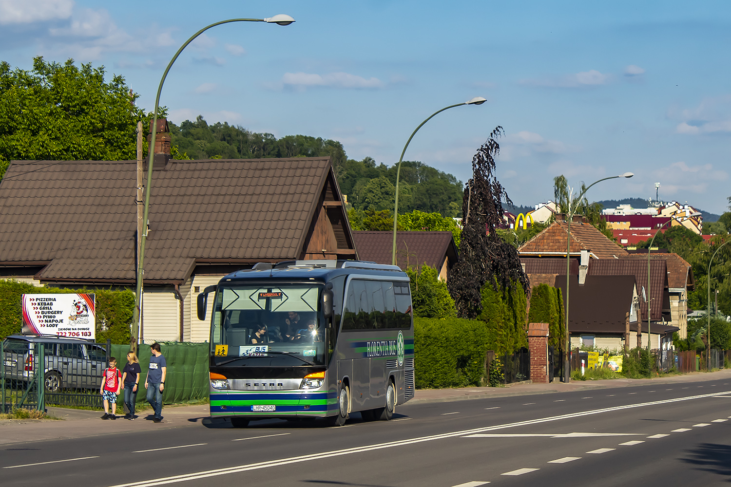 Setra S411 HD #LHR 45040