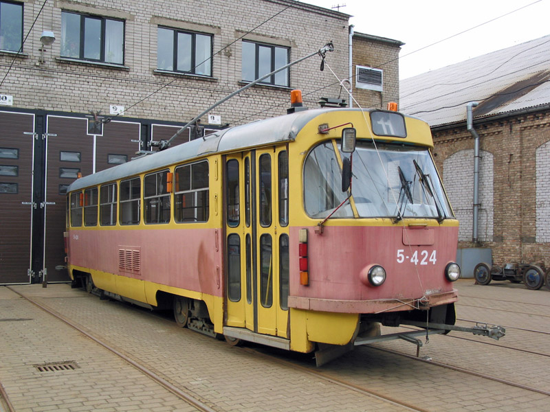 Tatra T3SU #5-424