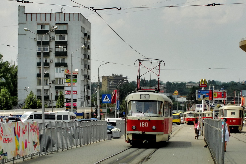 Tatra T3SU #166