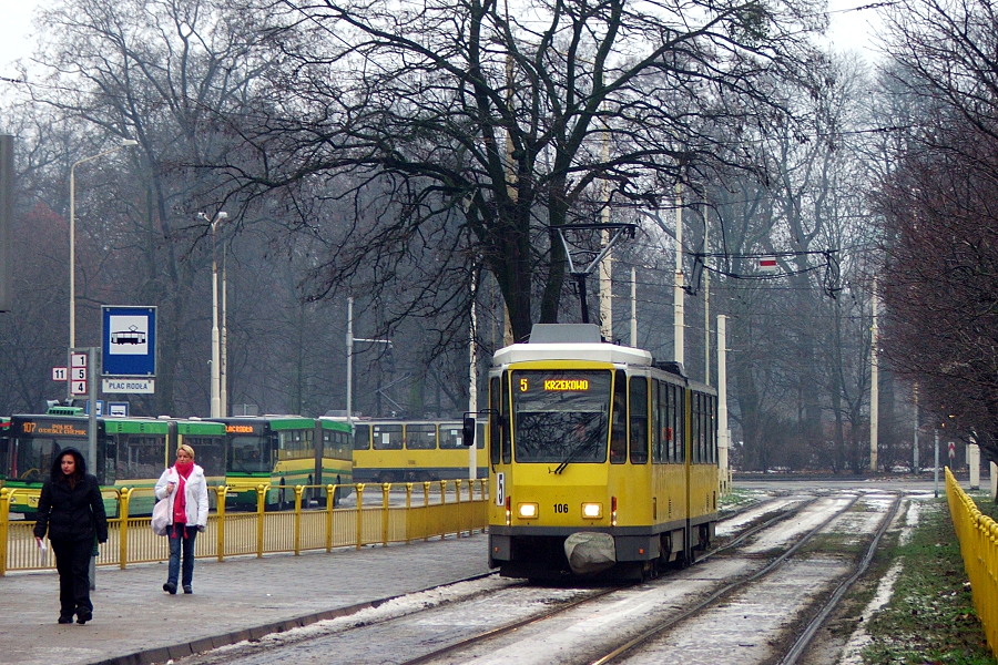 Tatra KT4Dt #106