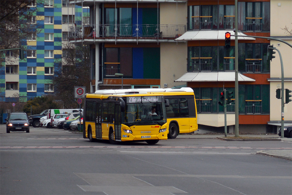 Scania CN320UA 6x2/2 EB #4532