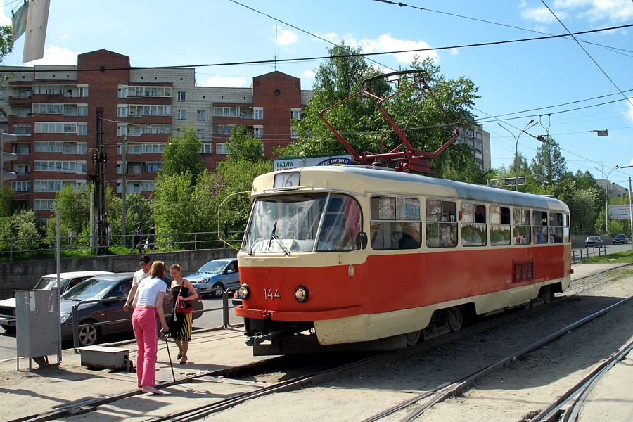 Tatra T3SU #144