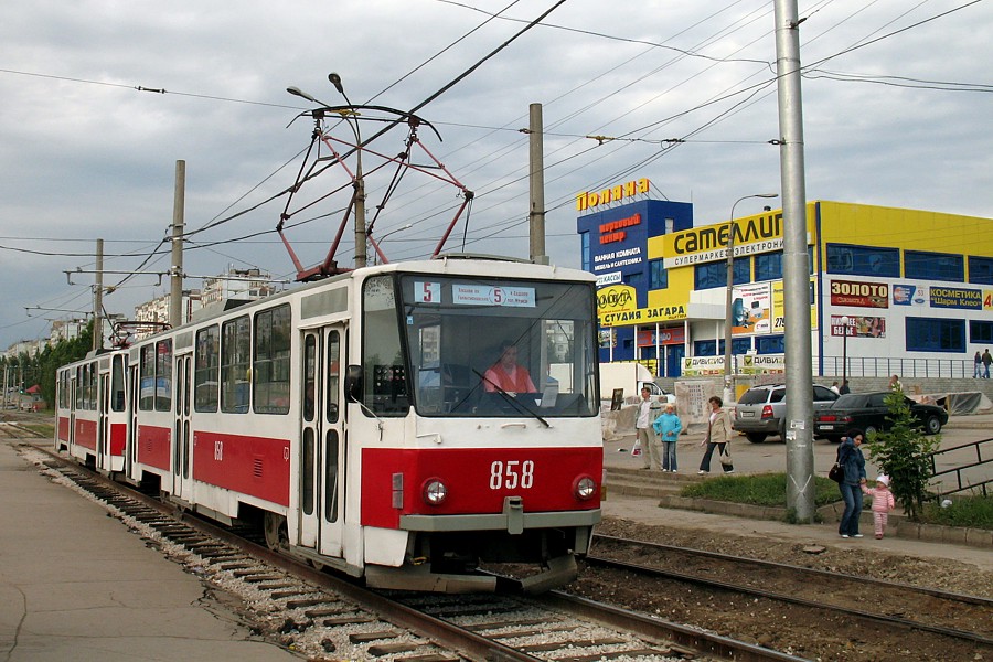 Tatra T6B5SU #858