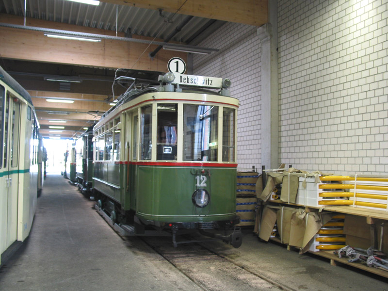 MAN tram #12