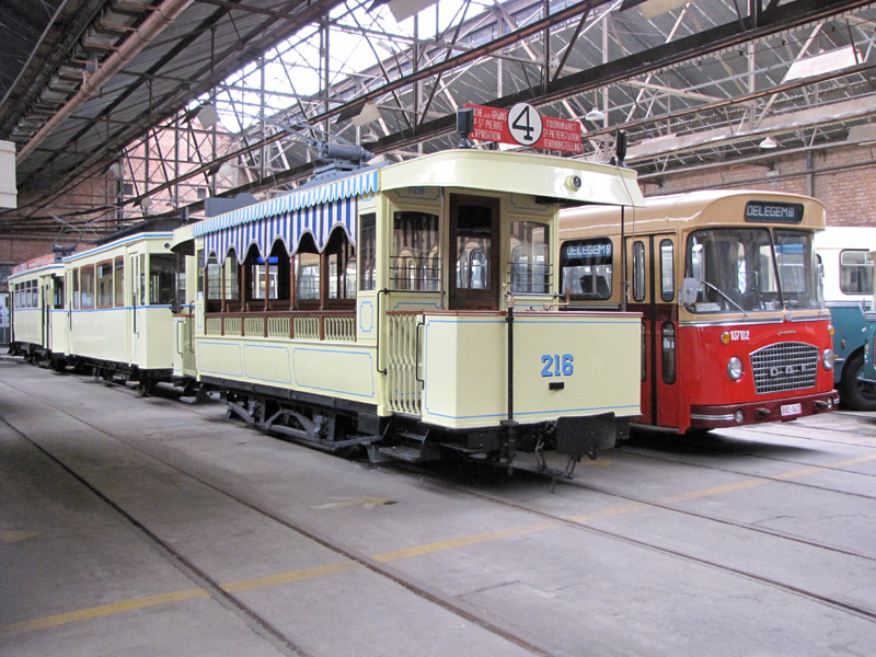 2 axle Metallurgique tram #216