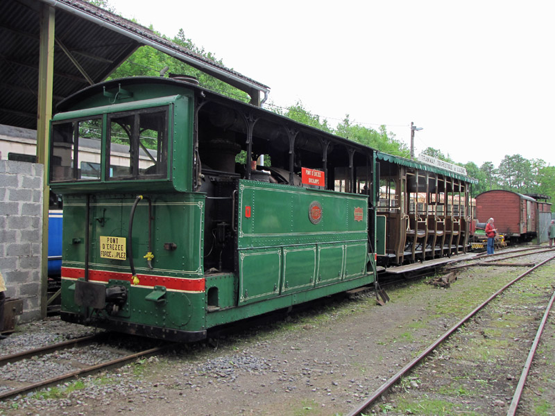 Type 18 steam tram locomotive #1075